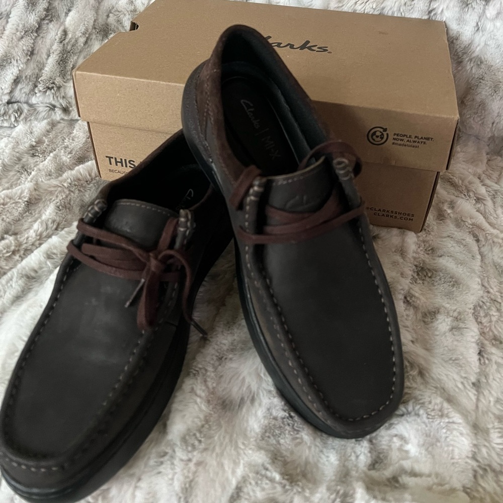 NWOT Clarks Wally Brown Men’s/boys shoes